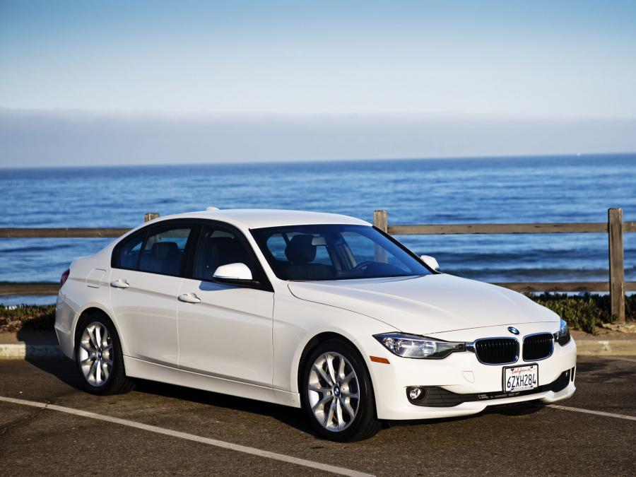  BMW 320i Sedan 2013 года  (US) (фото 2 из 16)